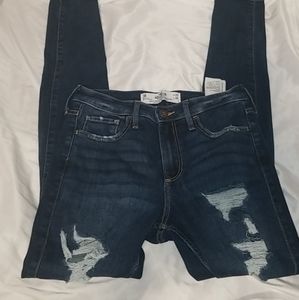 Curvy Mid-Rise Super Skinny Distressed Jean's